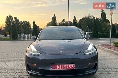 Седан Tesla Model 3 2020 в Кременчуге