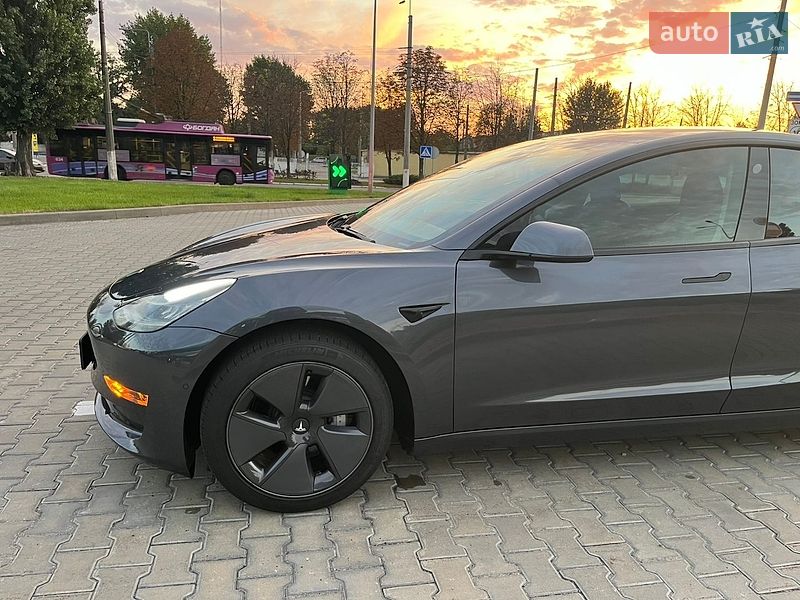 Седан Tesla Model 3 2020 в Кременчуге