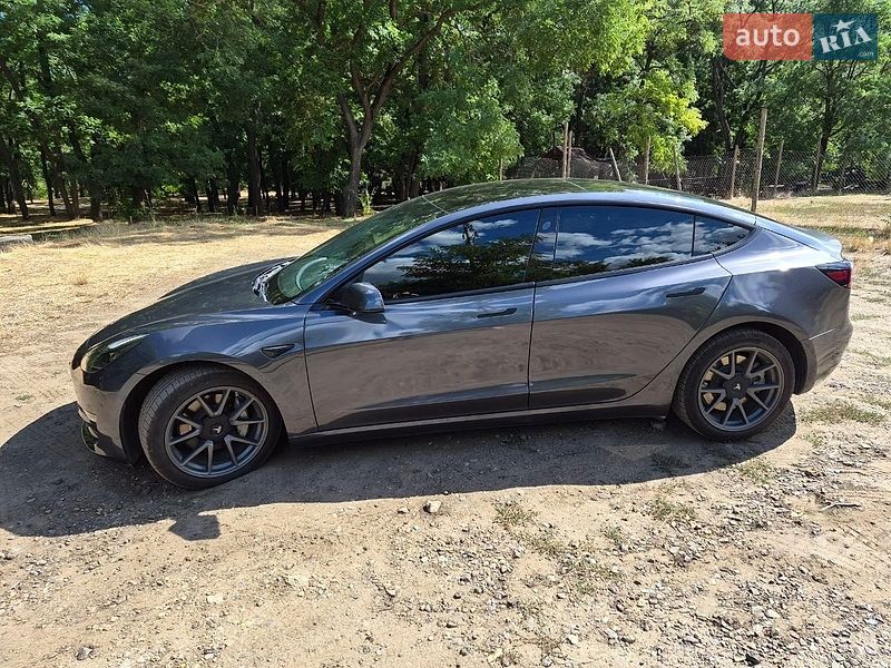Седан Tesla Model 3 2022 в Одессе