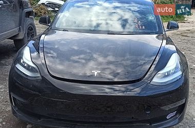Седан Tesla Model 3 2019 в Львове