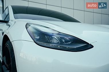 Седан Tesla Model 3 2021 в Харькове
