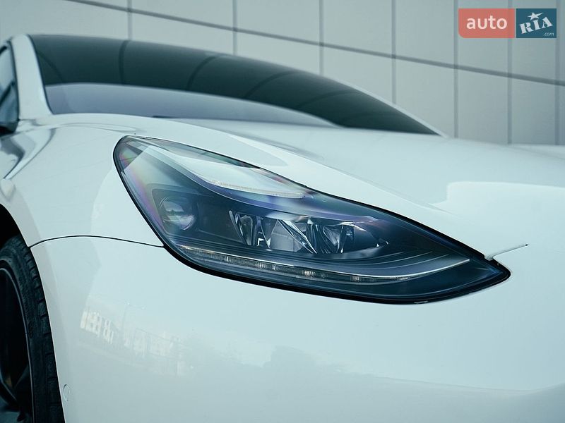 Седан Tesla Model 3 2021 в Харькове