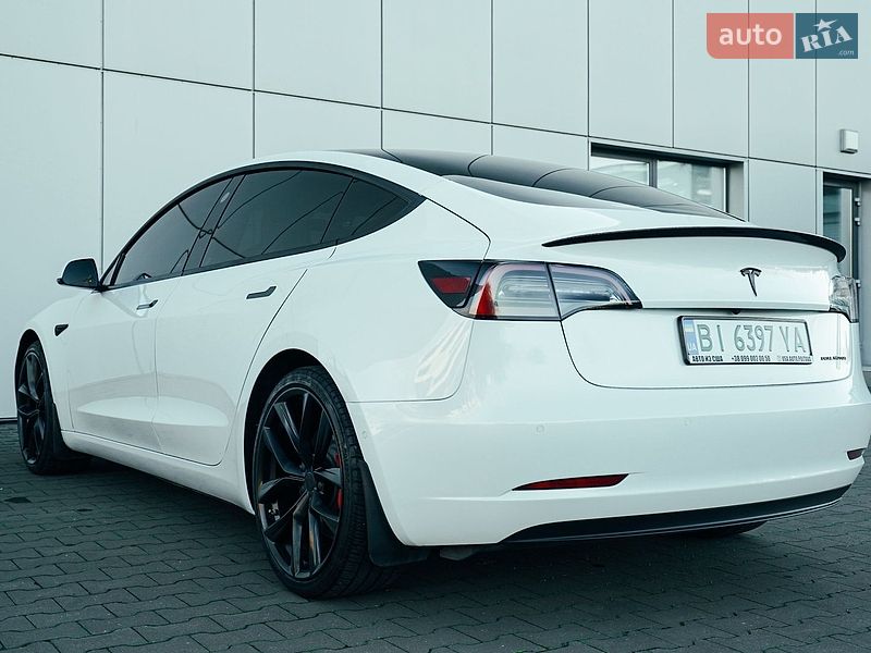 Седан Tesla Model 3 2021 в Харькове