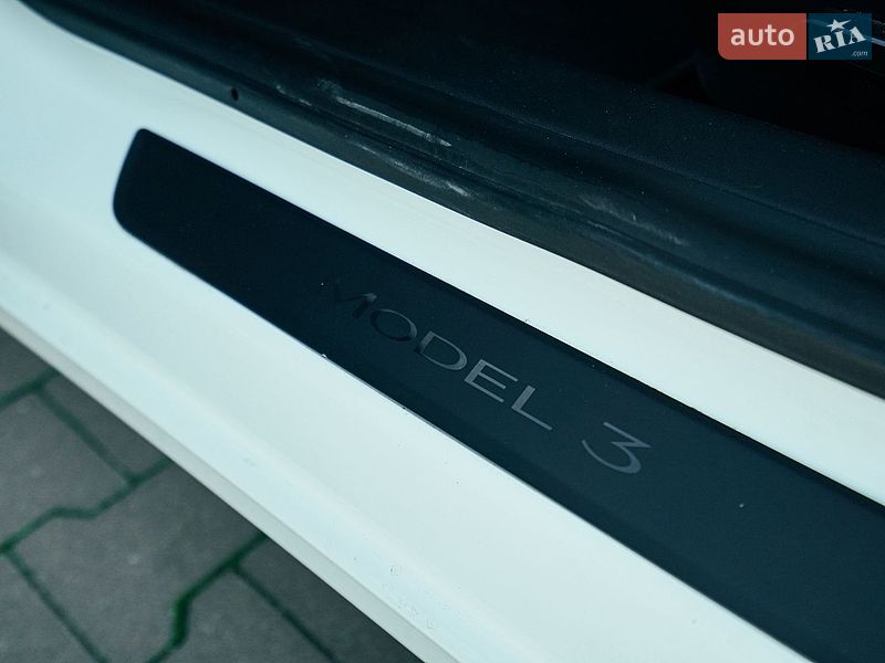 Седан Tesla Model 3 2021 в Харькове
