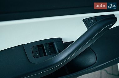 Седан Tesla Model 3 2021 в Харькове