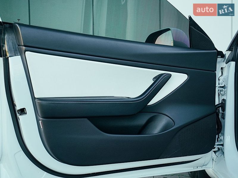 Седан Tesla Model 3 2021 в Харькове