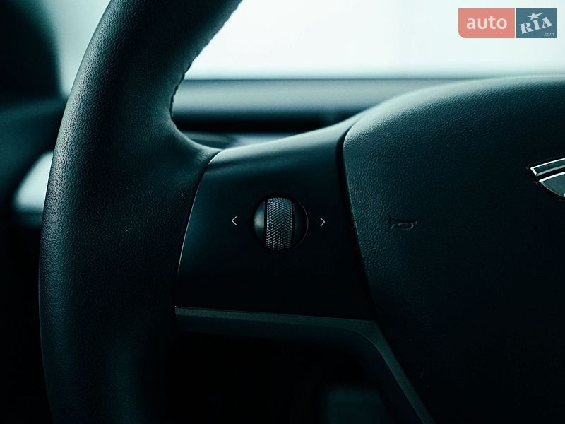 Седан Tesla Model 3 2021 в Харькове