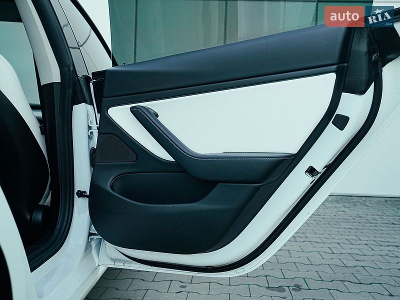 Седан Tesla Model 3 2021 в Харькове