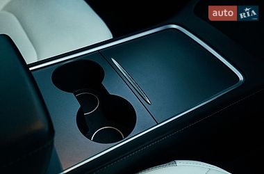 Седан Tesla Model 3 2021 в Харькове