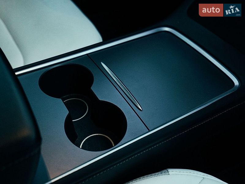 Седан Tesla Model 3 2021 в Харькове