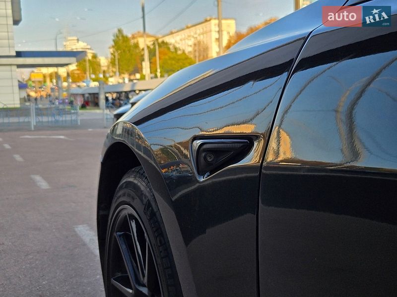 Седан Tesla Model 3 2021 в Києві