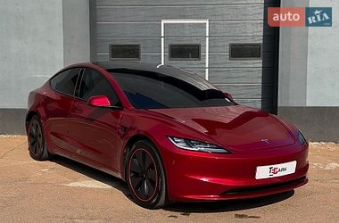 Седан Tesla Model 3 2024 в Киеве