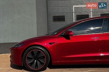 Седан Tesla Model 3 2024 в Киеве