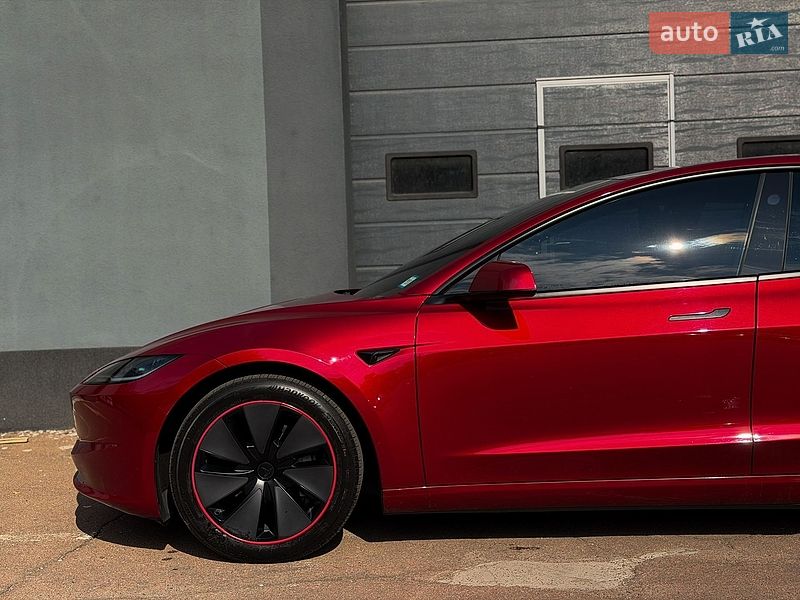 Седан Tesla Model 3 2024 в Киеве