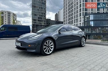 Седан Tesla Model 3 2019 в Львові