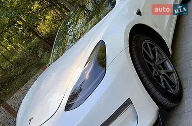 Седан Tesla Model 3 2019 в Львові