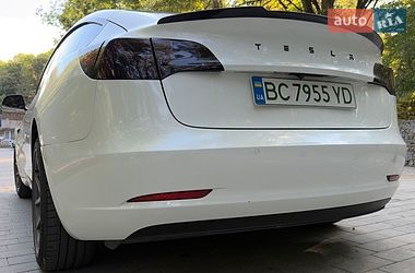 Седан Tesla Model 3 2019 в Львові