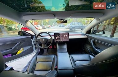 Седан Tesla Model 3 2019 в Львові