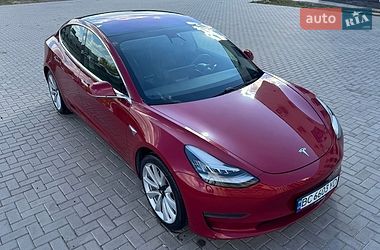 Седан Tesla Model 3 2018 в Ровно