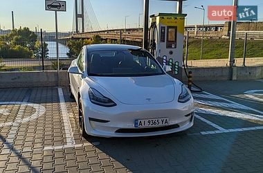 Седан Tesla Model 3 2020 в Києві