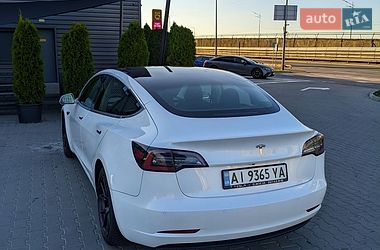 Седан Tesla Model 3 2020 в Києві