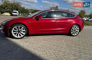 Седан Tesla Model 3 2018 в Ровно