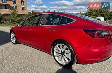 Седан Tesla Model 3 2018 в Ровно
