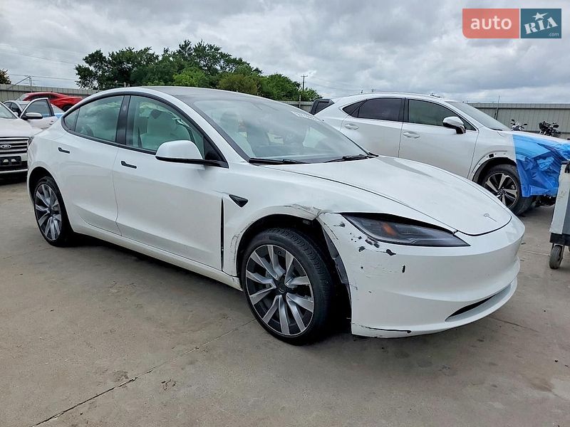 Седан Tesla Model 3 2024 в Львове