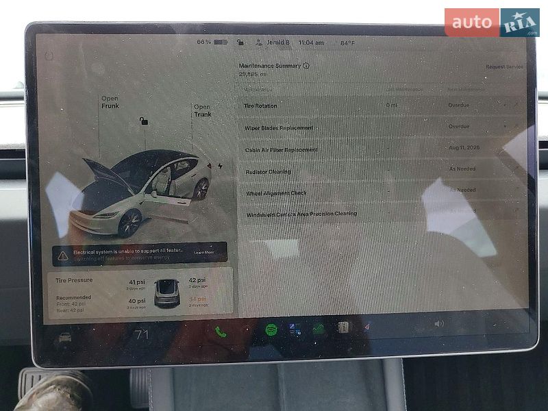 Седан Tesla Model 3 2024 в Львове