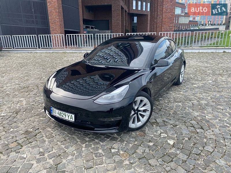 Седан Tesla Model 3 2021 в Днепре