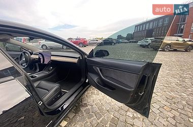 Седан Tesla Model 3 2021 в Днепре