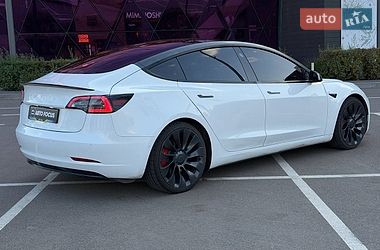 Седан Tesla Model 3 2021 в Киеве