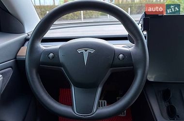 Седан Tesla Model 3 2021 в Киеве