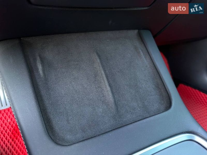 Седан Tesla Model 3 2021 в Киеве