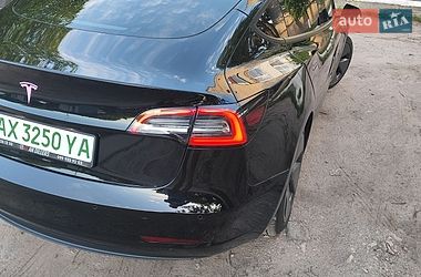 Седан Tesla Model 3 2021 в Краснограді