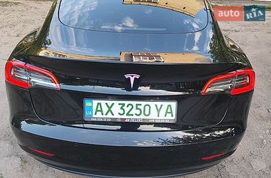 Седан Tesla Model 3 2021 в Краснограді