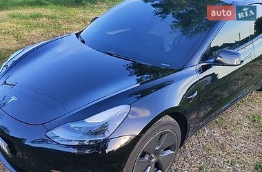 Седан Tesla Model 3 2021 в Краснограді
