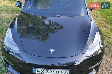 Седан Tesla Model 3 2021 в Краснограді