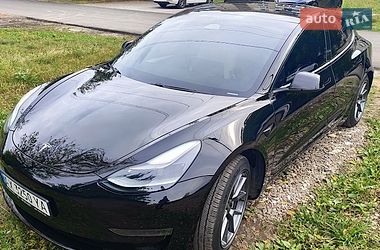 Седан Tesla Model 3 2021 в Краснограді