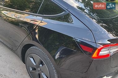 Седан Tesla Model 3 2021 в Краснограді