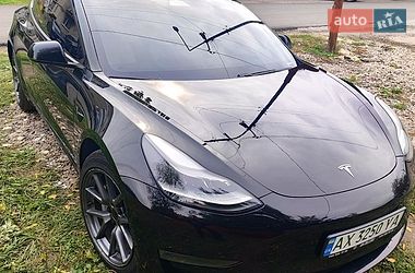 Седан Tesla Model 3 2021 в Краснограді