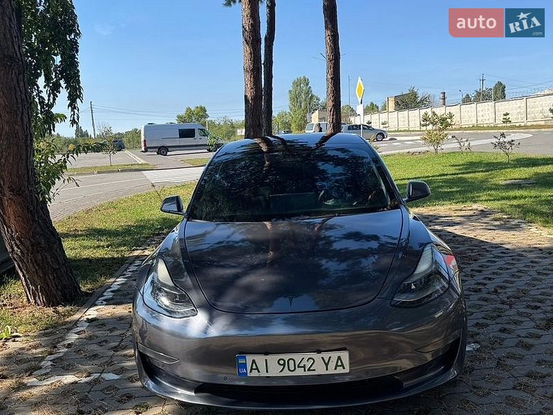 Седан Tesla Model 3 2022 в Гостомеле