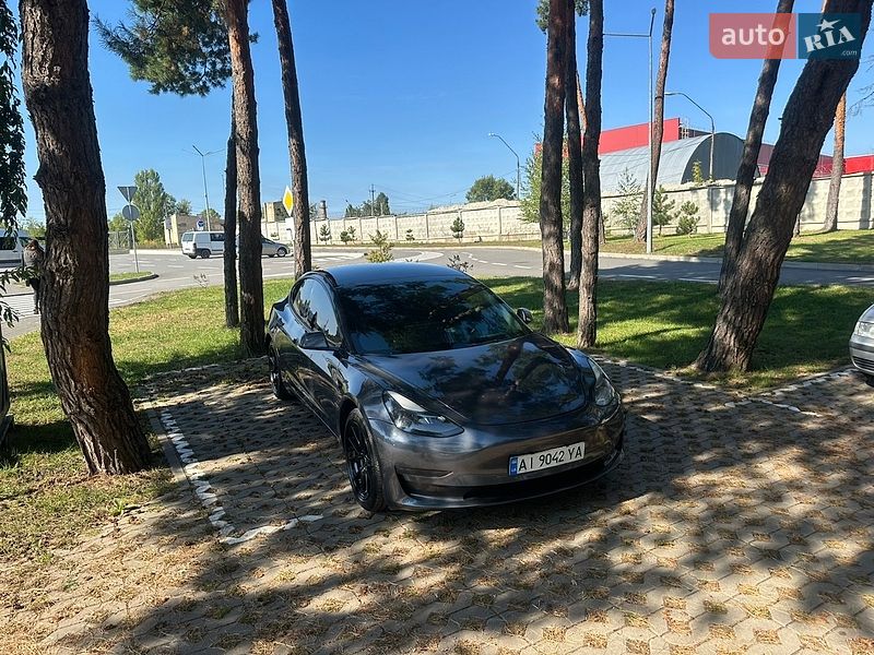Седан Tesla Model 3 2022 в Гостомеле