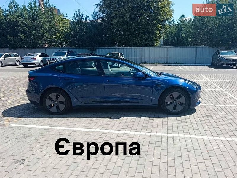 Седан Tesla Model 3 2022 в Луцьку