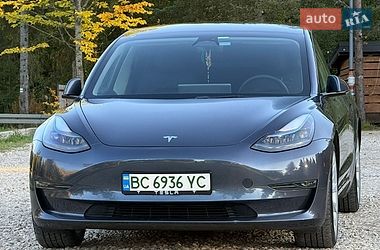 Седан Tesla Model 3 2022 в Самборе