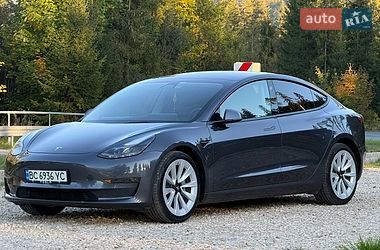 Седан Tesla Model 3 2022 в Самборе