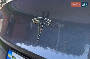 Седан Tesla Model 3 2022 в Самборе