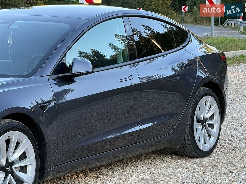 Седан Tesla Model 3 2022 в Самборе