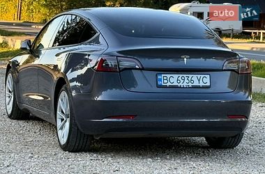 Седан Tesla Model 3 2022 в Самборе