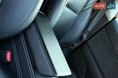 Седан Tesla Model 3 2022 в Самборе